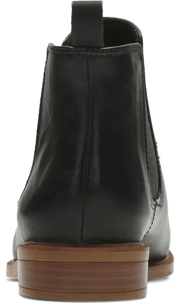 Clarks taylor hot sale shine black